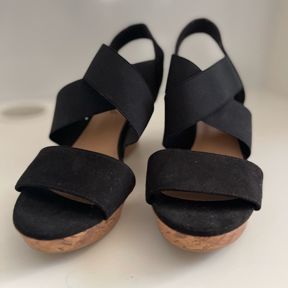 black american eagle criss-cross wedges